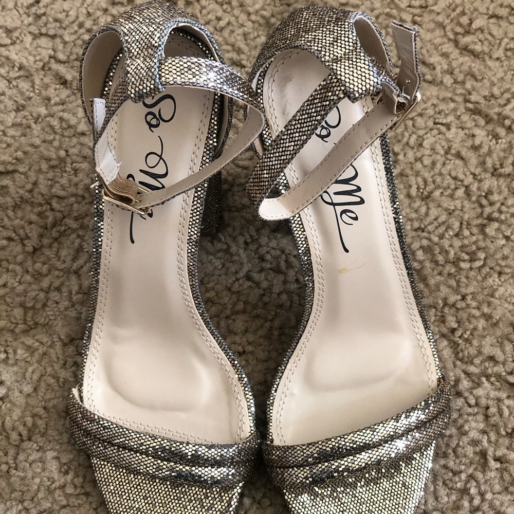 Gold glitter heels✨✨
